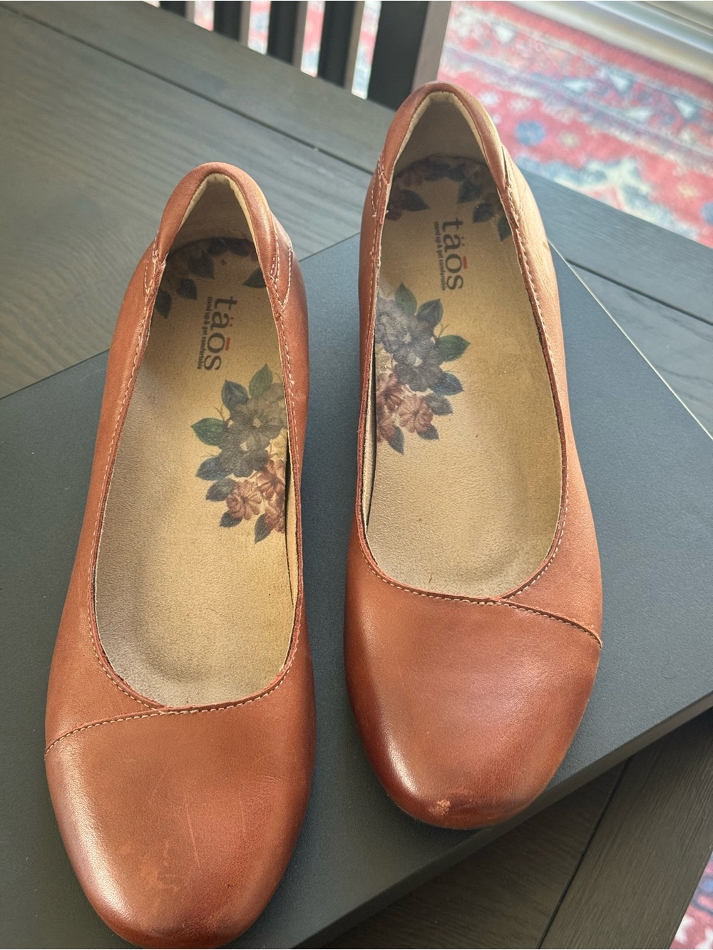 Taos Footwear Women’s Leather Round-Toe Ballet Flats in Cognac Brown